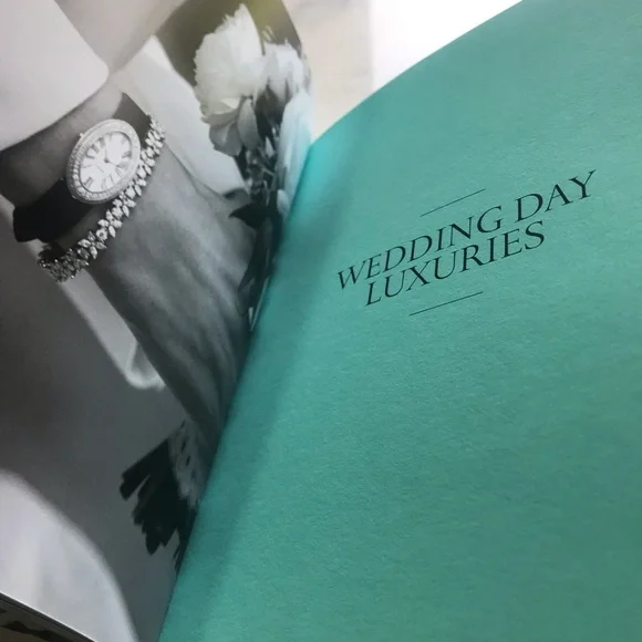 “THIS IS A TIFFANY RING” book Tiffany & Co. A beautiful 80 page hardcover book. - Picture 5 of 10
